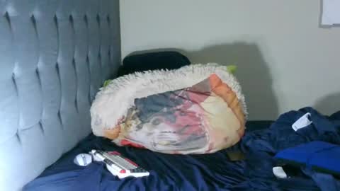 latinincognito online show from 10/08/25, 07:06