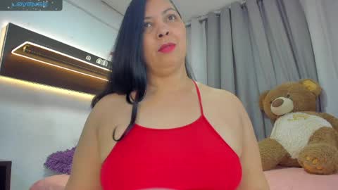 Snapshot of latinlove_sexygirls chatting on 04/23/26, 12:51 Vanessa online show from 04/23/26, 12:51