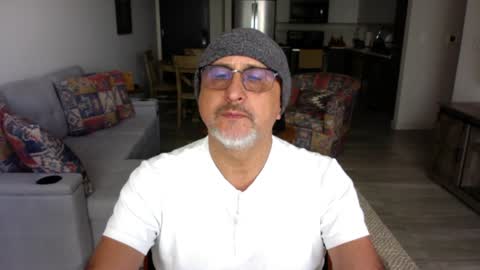 QS - INDEPENDENT MODEL online show from 01/19/25, 06:21