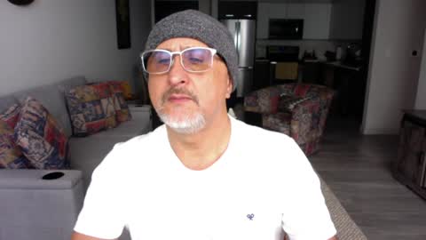 QS - INDEPENDENT MODEL online show from 02/02/25, 04:54