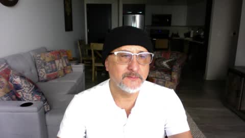 QS - INDEPENDENT MODEL online show from 02/16/25, 04:32