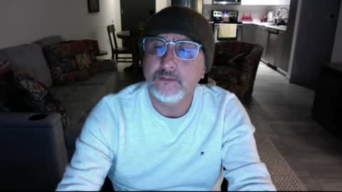 QS - INDEPENDENT MODEL online show from 02/17/25, 05:14