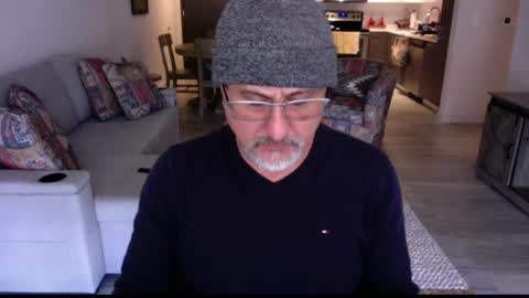 QS - INDEPENDENT MODEL online show from 02/23/25, 08:33