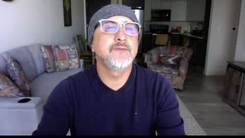 QS - INDEPENDENT MODEL online show from 03/03/25, 06:01