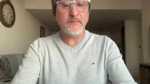 QS - INDEPENDENT MODEL online show from 03/12/25, 11:01