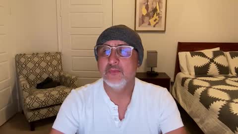 QS - INDEPENDENT MODEL online show from 10/19/25, 03:18