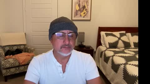 QS - INDEPENDENT MODEL online show from 10/26/25, 04:18