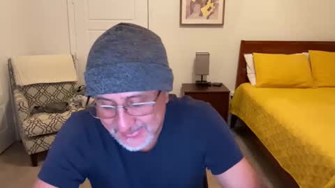 QS - INDEPENDENT MODEL online show from 10/27/25, 05:11