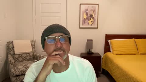 QS - INDEPENDENT MODEL online show from 11/10/25, 03:27