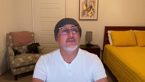 QS - INDEPENDENT MODEL online show from 11/17/25, 04:07