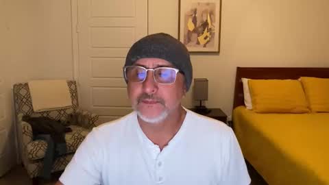 QS - INDEPENDENT MODEL online show from 11/19/25, 04:01