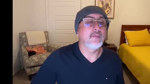 QS - INDEPENDENT MODEL online show from 11/22/25, 05:17