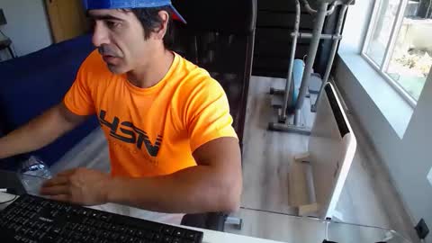 sam online show from 10/11/25, 09:41