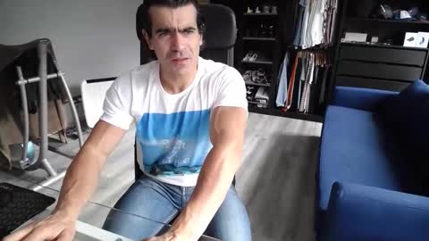 sam online show from 11/11/25, 03:12