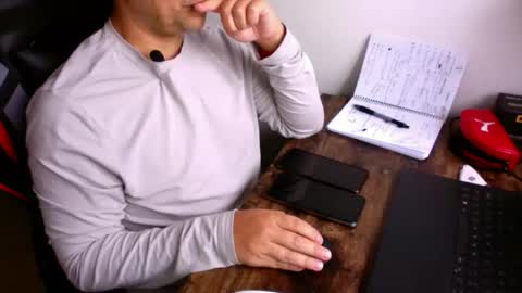 latino8484 online show from 11/12/25, 09:10