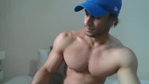 latino_rodri online show from 05/10/26, 08:52