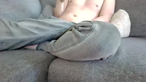 latinomelbguy612862 online show from 10/28/25, 09:50