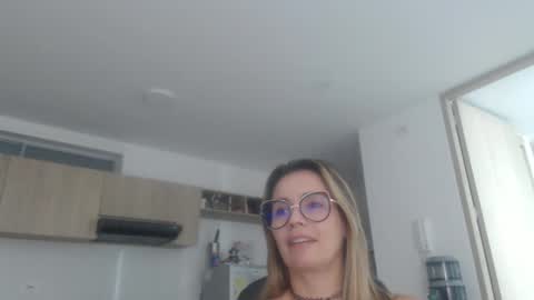 latinpaprika online show from 02/21/25, 02:27