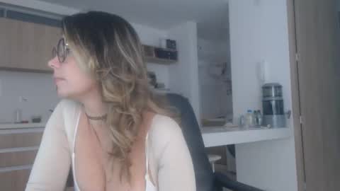 latinpaprika online show from 09/15/25, 12:16