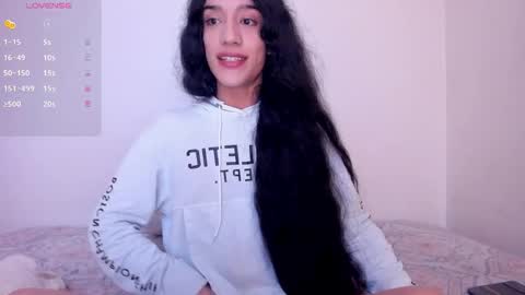 Snapshot of latinsecretfantasy chatting on 11/04/25, 01:48 latinsecretfantasy online show from 11/04/25, 01:48