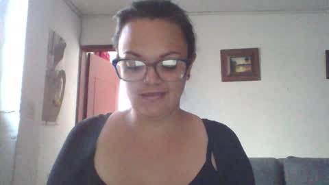 Snapshot of lau16310 chatting on 02/11/26, 01:38 Laura online show from 02/11/26, 01:38
