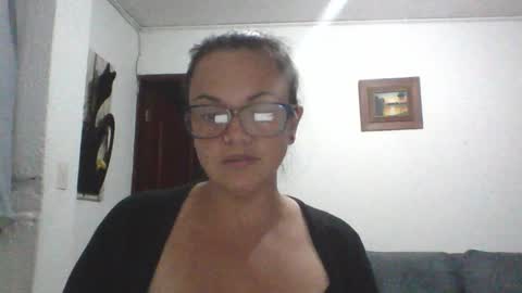 Snapshot of lau16310 chatting on 02/12/26, 01:44 Laura online show from 02/12/26, 01:44