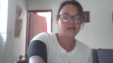 Snapshot of lau16310 chatting on 02/12/26, 02:56 Laura online show from 02/12/26, 02:56