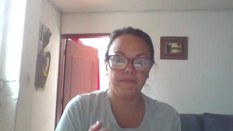 Snapshot of lau16310 chatting on 02/15/26, 06:59 Laura online show from 02/15/26, 06:59