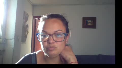 Snapshot of lau16310 chatting on 04/28/26, 09:53 Laura online show from 04/28/26, 09:53