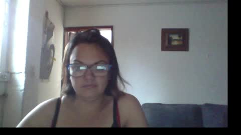 Snapshot of lau16310 chatting on 05/25/26, 01:39 Laura online show from 05/25/26, 01:39