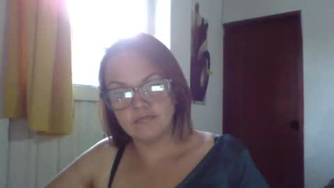 Snapshot of lau16310 chatting on 06/10/26, 10:19 Laura online show from 06/10/26, 10:19