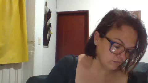 Snapshot of lau16310 chatting on 06/16/26, 09:23 Laura online show from 06/16/26, 09:23