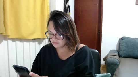 Snapshot of lau16310 chatting on 06/19/26, 12:26 Laura online show from 06/19/26, 12:26