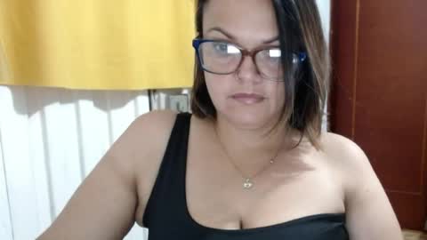 Snapshot of lau16310 chatting on 07/09/26, 10:58 Laura online show from 07/09/26, 10:58