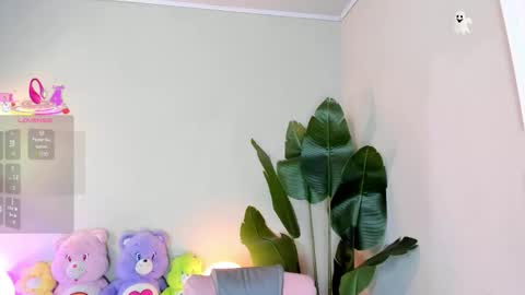 laukyubey1 online show from 11/05/25, 09:15