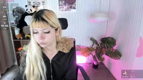 laukyubey1 online show from 03/17/26, 08:01