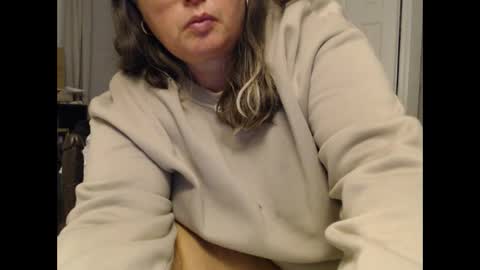 LauLauMa online show from 11/04/25, 12:21