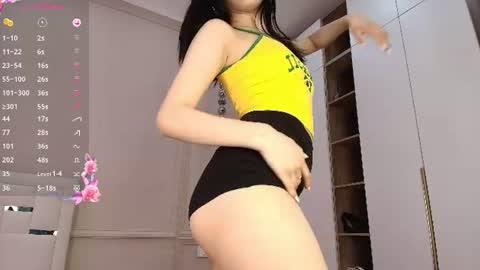 Snapshot of laumalove chatting on 06/26/26, 04:28 Lauma online show from 06/26/26, 04:28