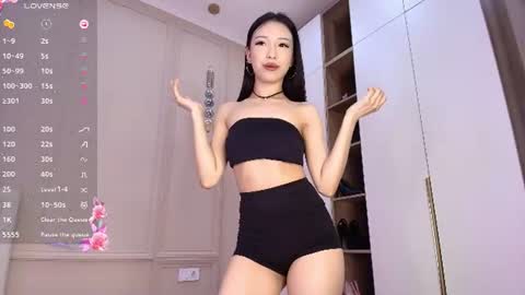 Snapshot of laumalove chatting on 07/05/26, 03:34 Lauma online show from 07/05/26, 03:34