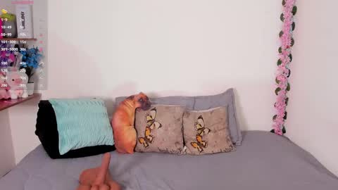 laura1__ online show from 11/17/25, 10:59