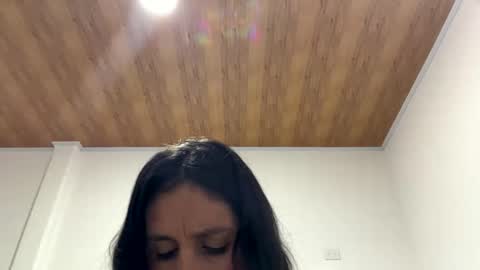 Snapshot of laura_1717 chatting on 05/29/26, 04:21 laura online show from 05/29/26, 04:21