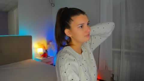 Laura online show from 10/16/25, 05:30