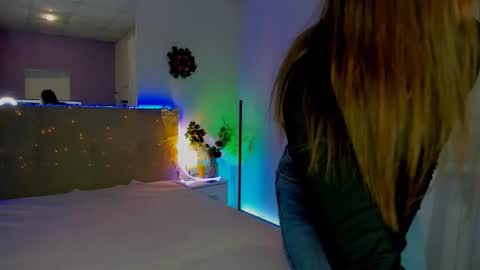 Laura online show from 12/17/25, 05:57