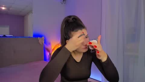 Laura online show from 03/18/26, 05:54