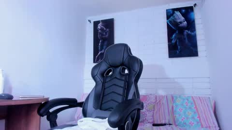   online show from 01/04/25, 04:22