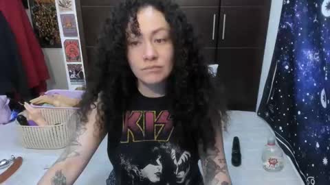 Snapshot of laura_anal_ chatting on 04/22/26, 03:24 Wen online show from 04/22/26, 03:24