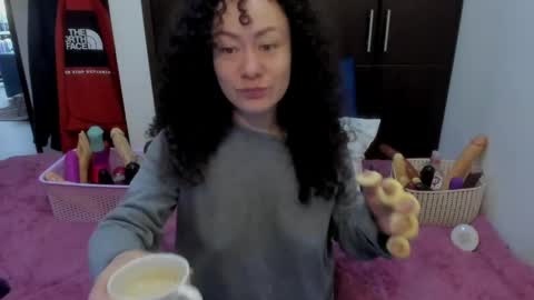 Snapshot of laura_anal_ chatting on 05/20/26, 02:01 Wen online show from 05/20/26, 02:01