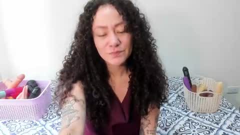 Snapshot of laura_anal_ chatting on 06/09/26, 03:01 Wen online show from 06/09/26, 03:01