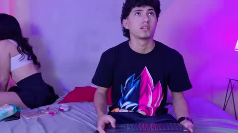 Snapshot of laura_and_kevin chatting on 09/11/25, 01:44 laura_and_kevin online show from 09/11/25, 01:44