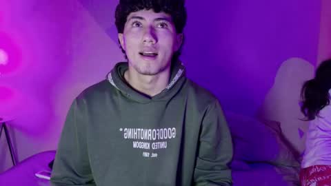 Snapshot of laura_and_kevin chatting on 09/19/25, 02:07 laura_and_kevin online show from 09/19/25, 02:07